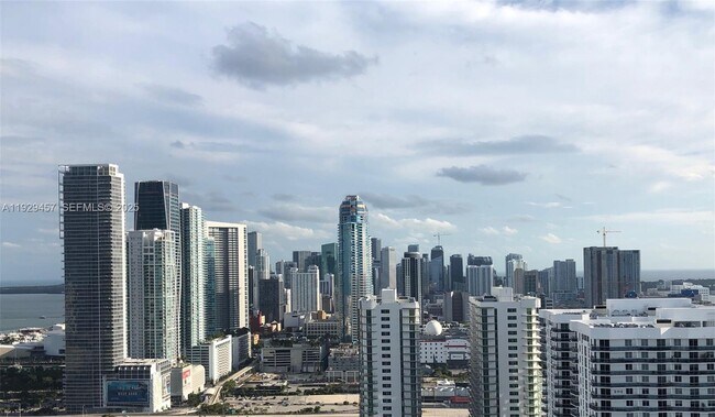 Building Photo - 1600 NE 1st Ave