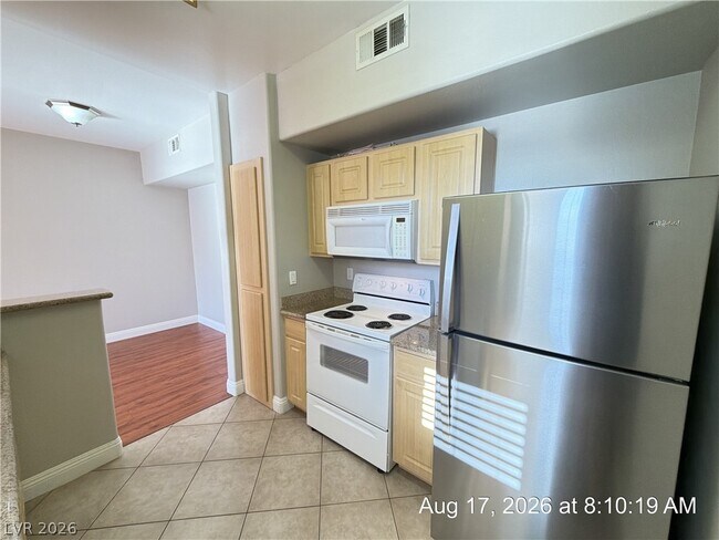 Building Photo - 8000 W Badura Ave