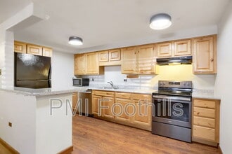Building Photo - 701 N Pearl St