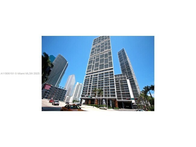 Building Photo - 495 Brickell Ave