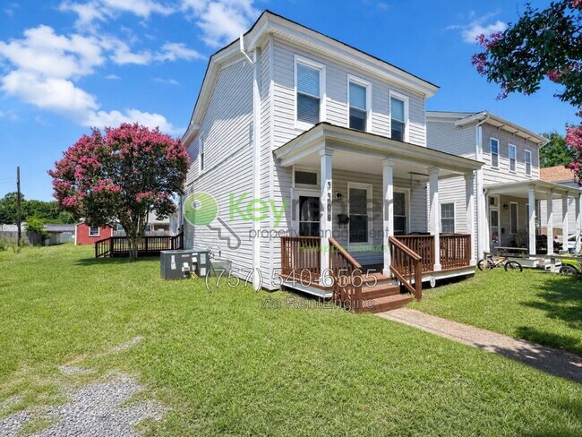 Building Photo - 3308 Monroe St
