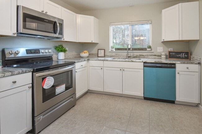 Building Photo - Completely Updated & Ready 07-08-26!! 1-Car Attached Garage! Pet Friendly!