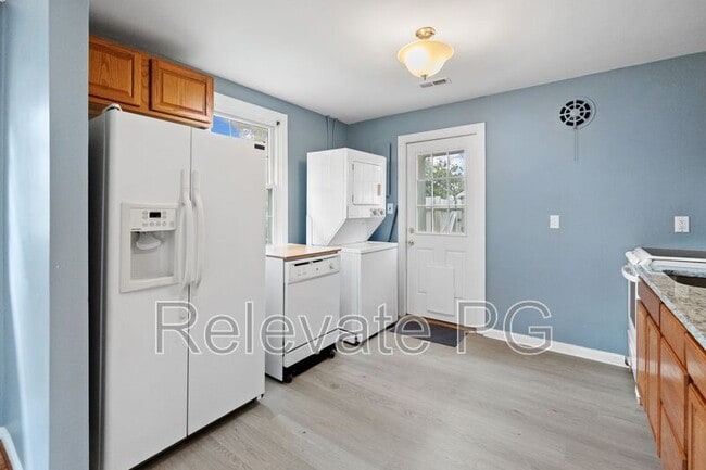 Building Photo - 1313 St Michaels Ln