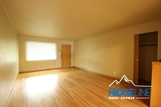 Building Photo - 2105 9th Ave S