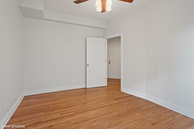 Building Photo - 2005 W Warner Ave