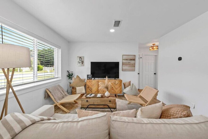 Building Photo - 281 Bryn Athyn Blvd