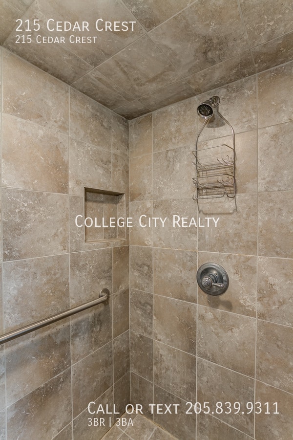 Building Photo - 215 Cedar Crest