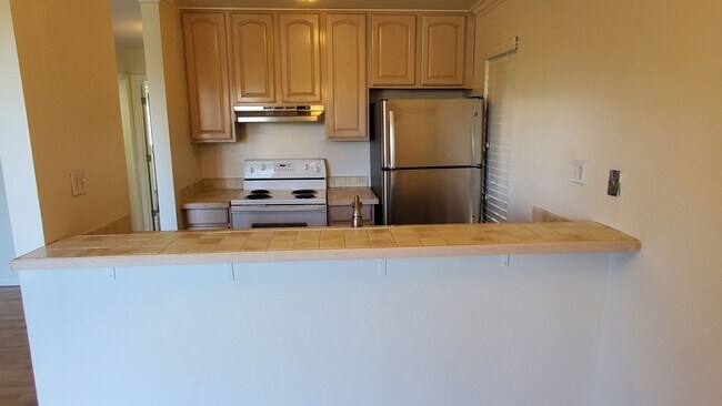 Building Photo - Spacious 2 Bedroom, 1 Bathroom Moraga Condo