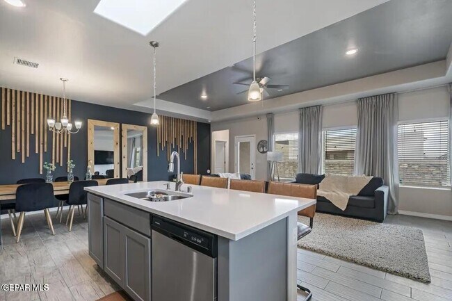 Building Photo - 930 Bicknor Pl