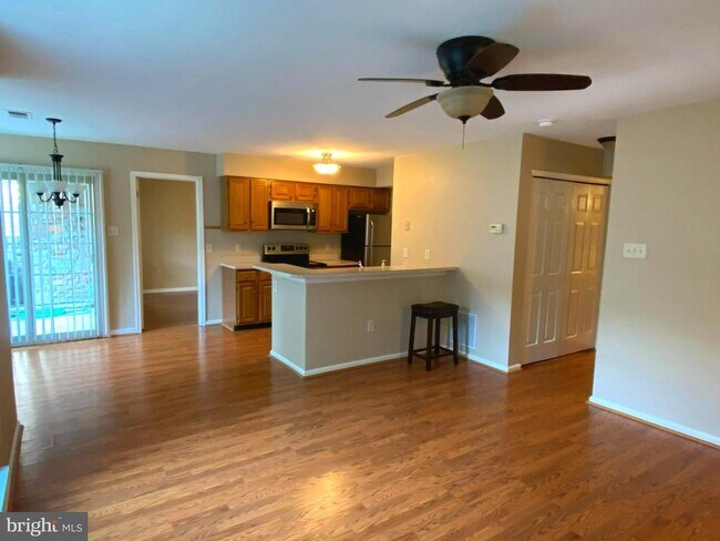 Building Photo - 1701 Foxmeadow Cir