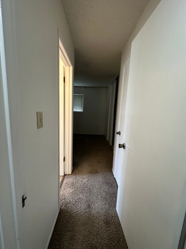 Building Photo - 2521 Casita Dr