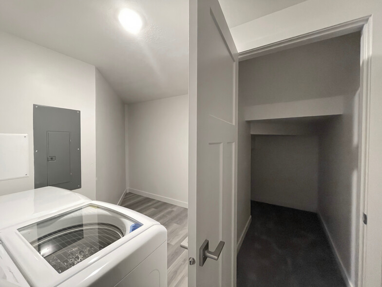 Laundry room - 4265 S Steele Creek Ct