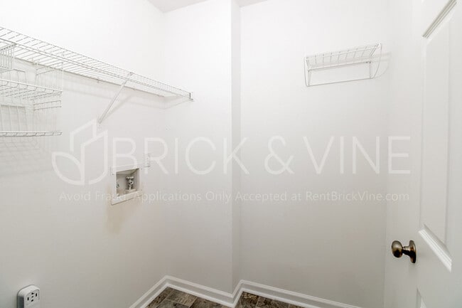 Building Photo - 429 Tocoa Rd