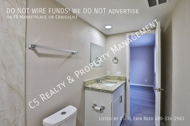 Building Photo - 732 E Hampton Ave