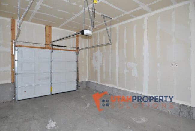 Building Photo - 14424 S Ferndale Way