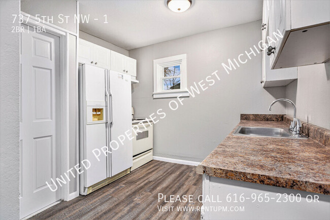 Building Photo - Available Now | 2 Bedroom 1 Bath Apartment...