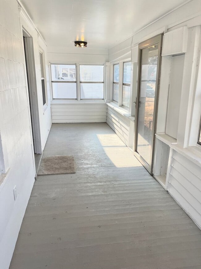 Building Photo - ? Beautifully Updated 3-Bedroom Home in Wearne Park ?