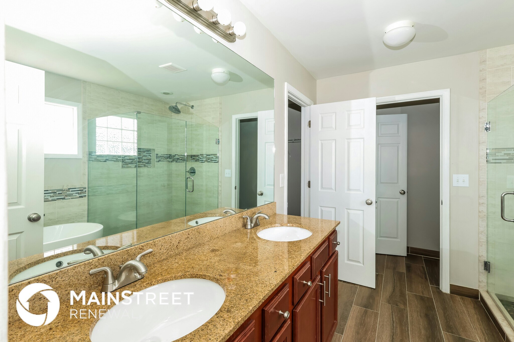 Building Photo - 11502 Top Walnut Loop