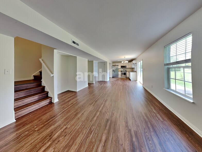 Building Photo - 953 Dorothy Dr