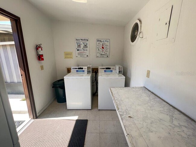 Building Photo - 1406 SW 18th Pl