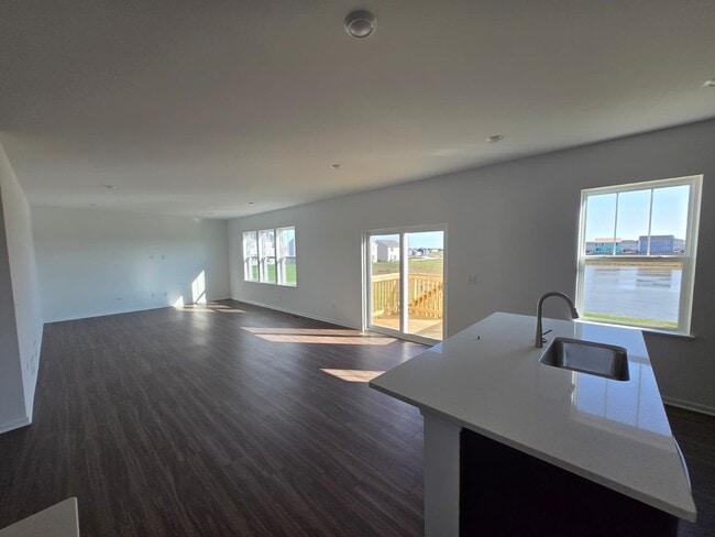 Building Photo - 348 Danforth Dr