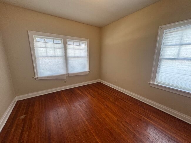 Building Photo - 1211 Sheridan-