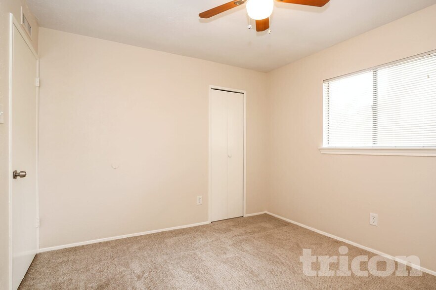 Building Photo - 5655 Hardwood Forest Dr