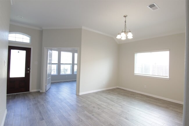 Building Photo - 1907 Benbrook Hollow Ln