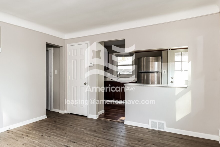 Building Photo - 2062 Champaign Rd