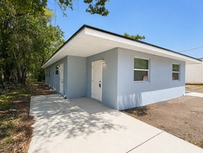Building Photo - Modern Duplex Living Minutes from Downtown