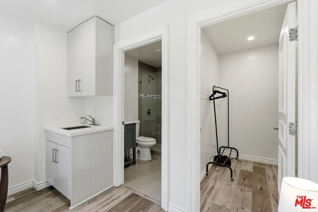 Building Photo - 13201 Bloomfield St