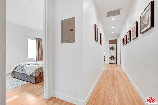 Building Photo - 434 N Ogden Dr