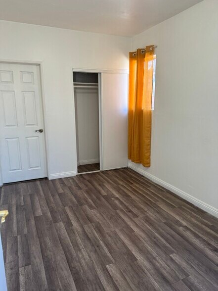 Building Photo - 8420 Rincon Ave