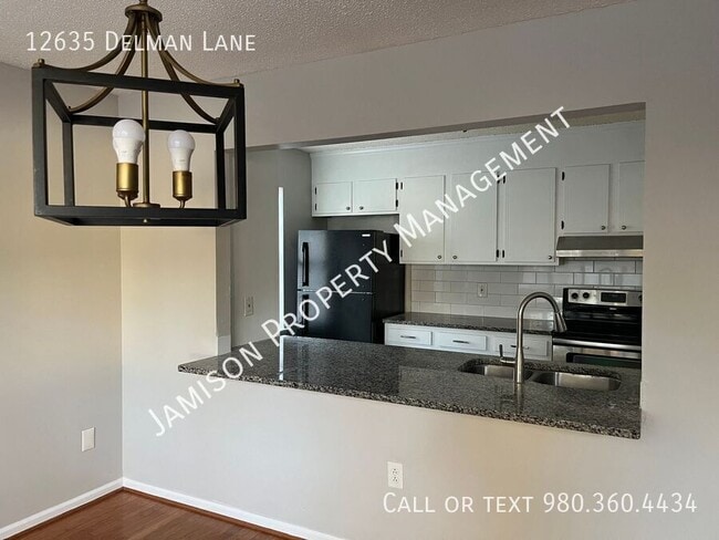 Building Photo - 12635 Delman Ln