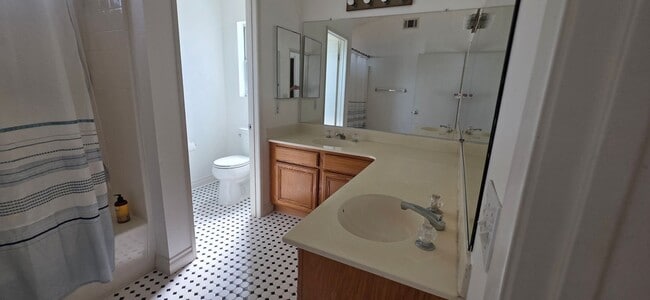 Building Photo - Four Bedroom Three Bathroom Home in Murrieta!
