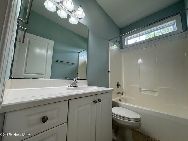 Building Photo - 1011 Ginger Lily Way