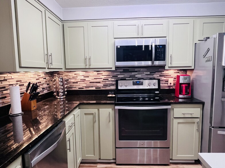 Kitchen - 12602 SE 110th Ct