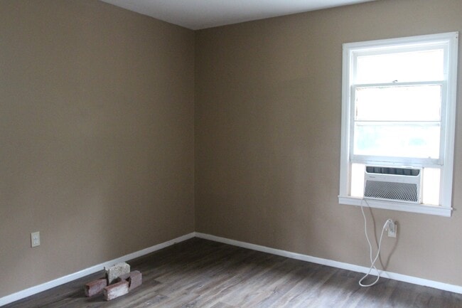 Building Photo - 1511 Evelyn Ave