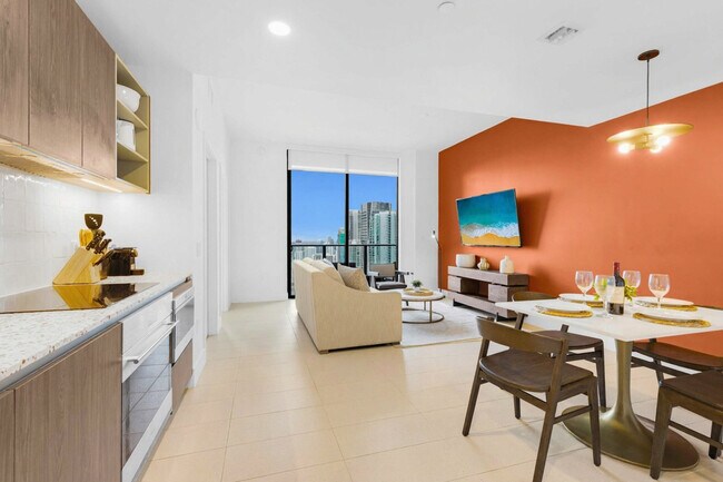 Building Photo - 601 NE 1st Ave