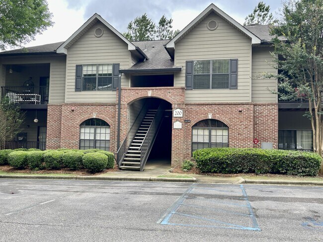 Primary Photo - 212 Sterling Oaks Dr