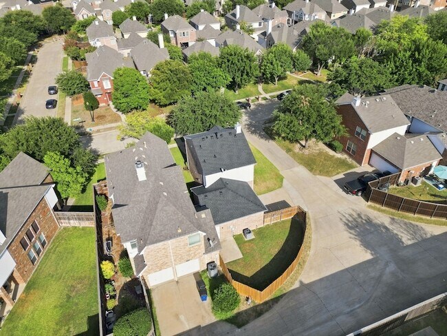 Building Photo - 7449 Danbridge Ln