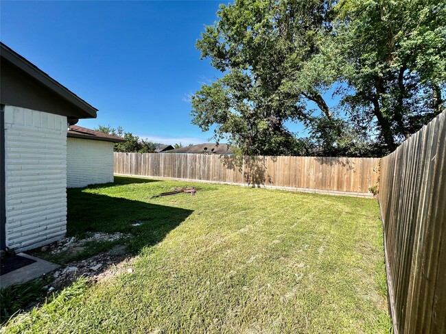 Building Photo - 12110 Murr Way