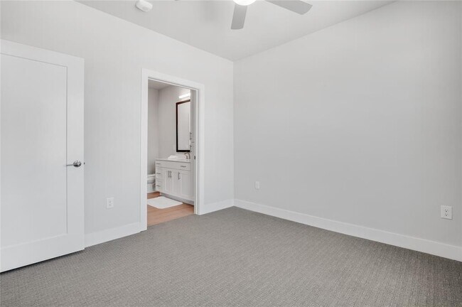 Building Photo - 250 N Vlg Dr