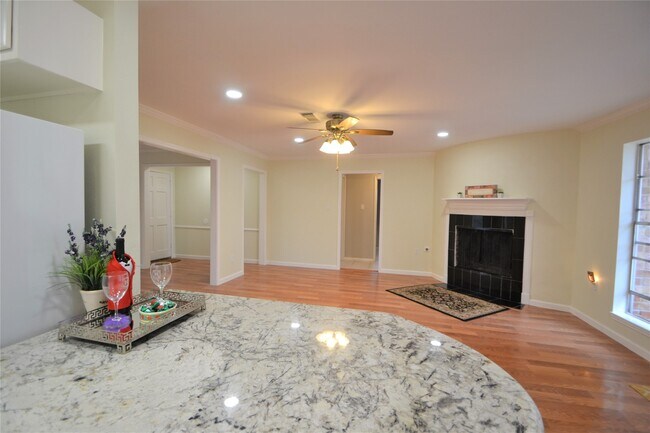 Building Photo - 12711 Westleigh Dr