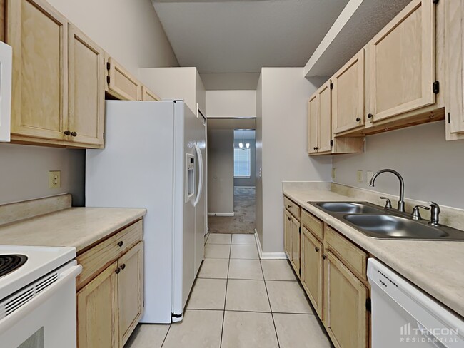 Building Photo - 8824 Fieldside Ct