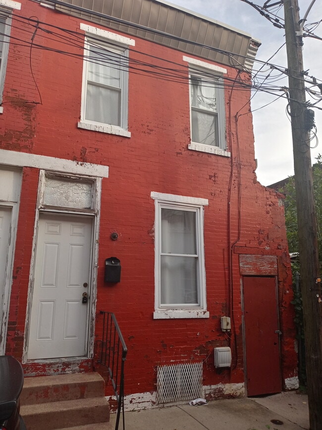 Building Photo - 2315 N Mutter St