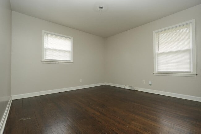 Building Photo - 4033 Fieldcrest Rd