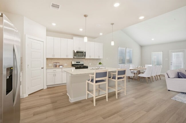 Building Photo - 1567 King Rnch Rd