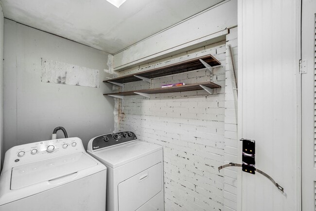 Building Photo - Move-In Ready 3-Bedroom Home with Spacious Yard to Enjoy!