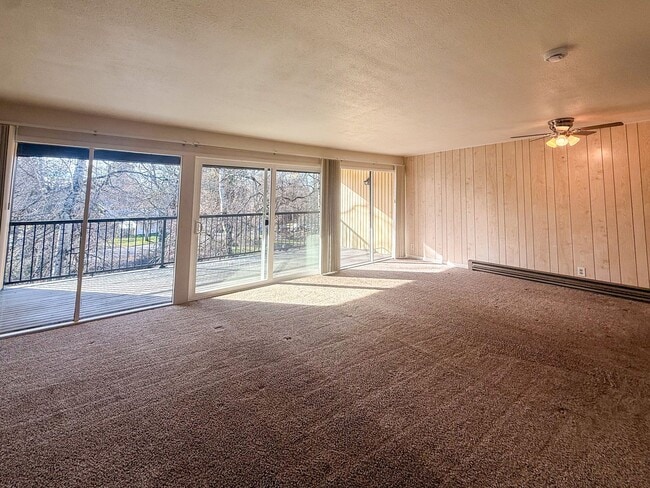 Building Photo - 227 24th St SE